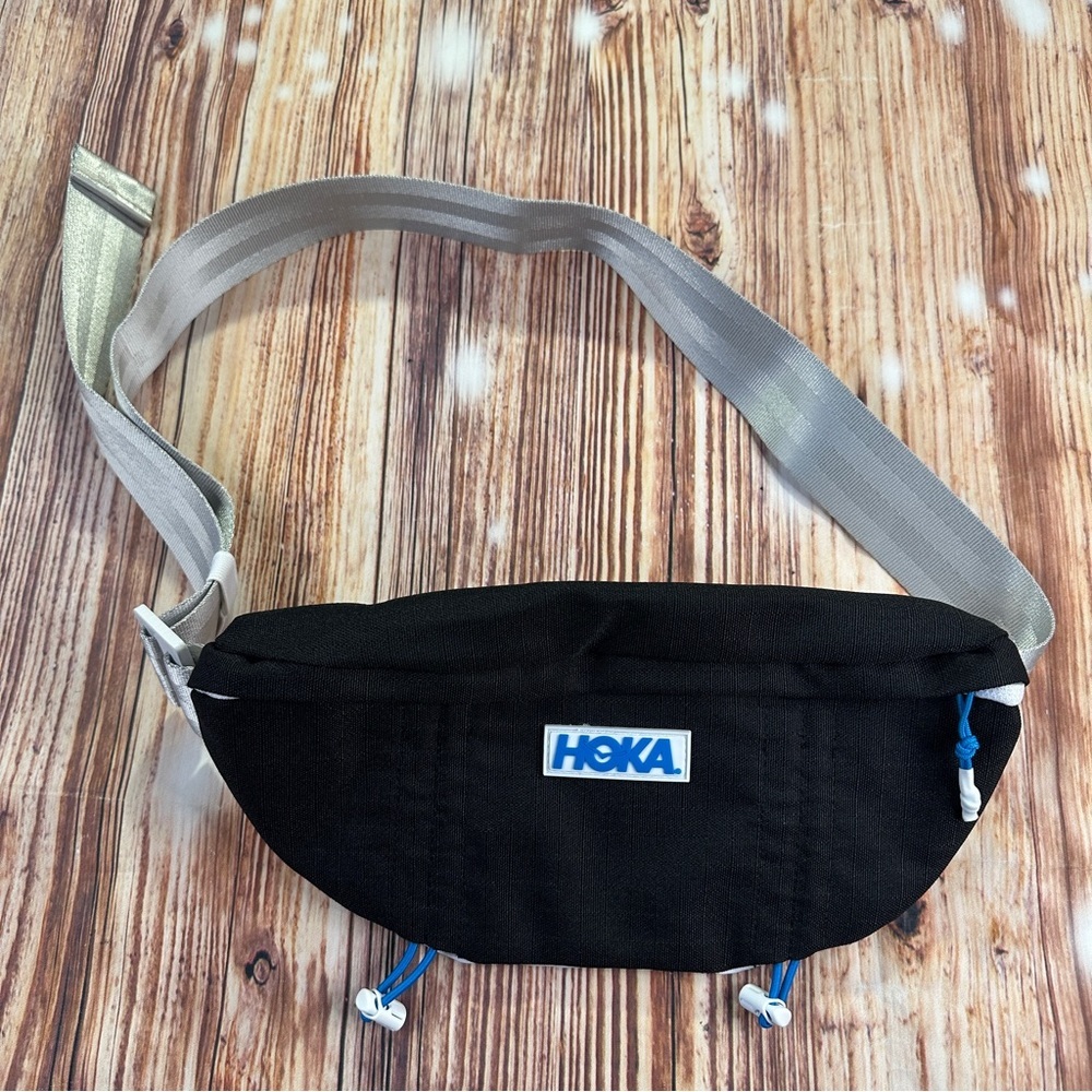 Hoka Hip Pack Belt Bag Pockets Hiking Outdoor Black And white